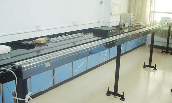 力學(xué)儀器校準(zhǔn)圖片